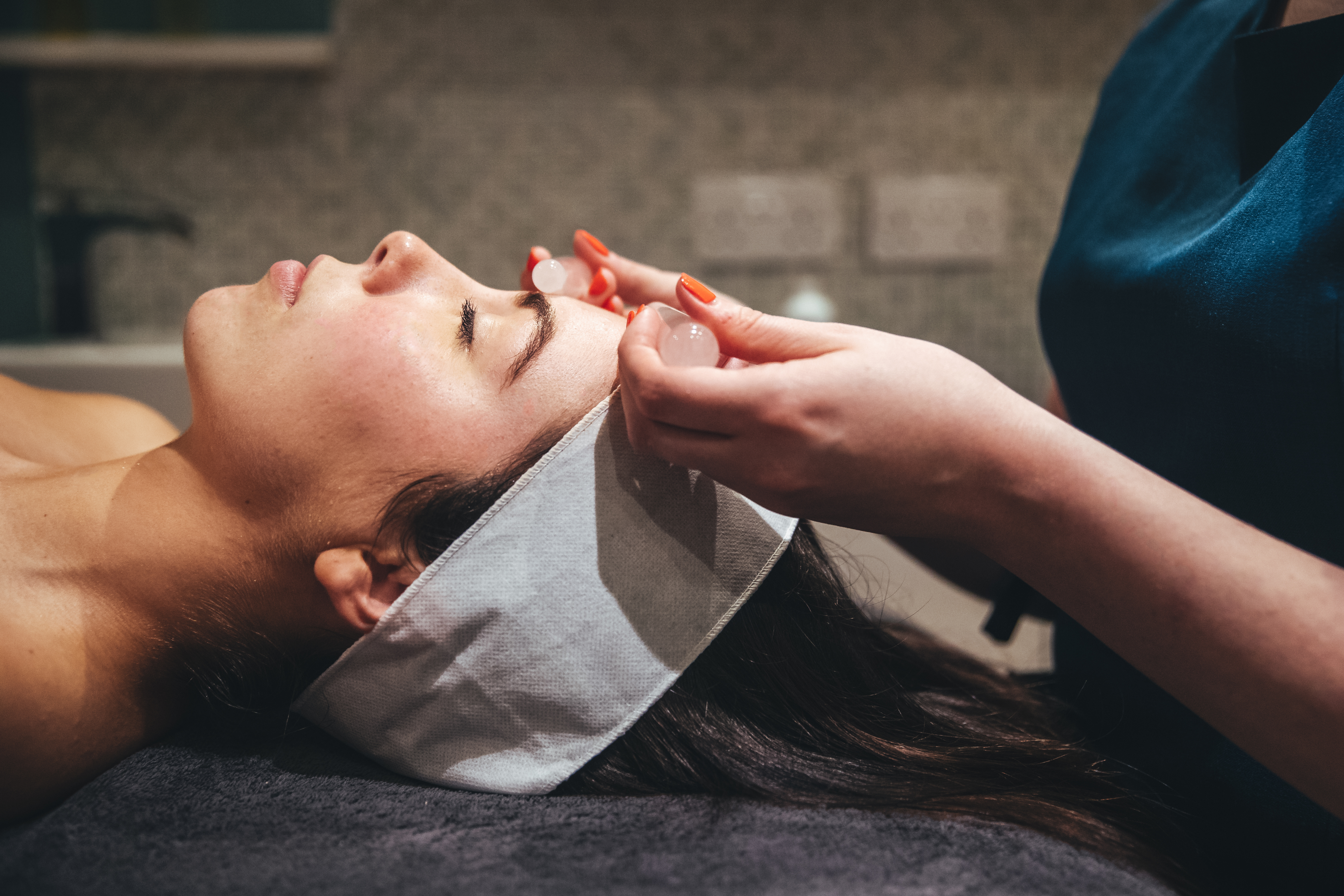 Elemis Back Massage & Scalp