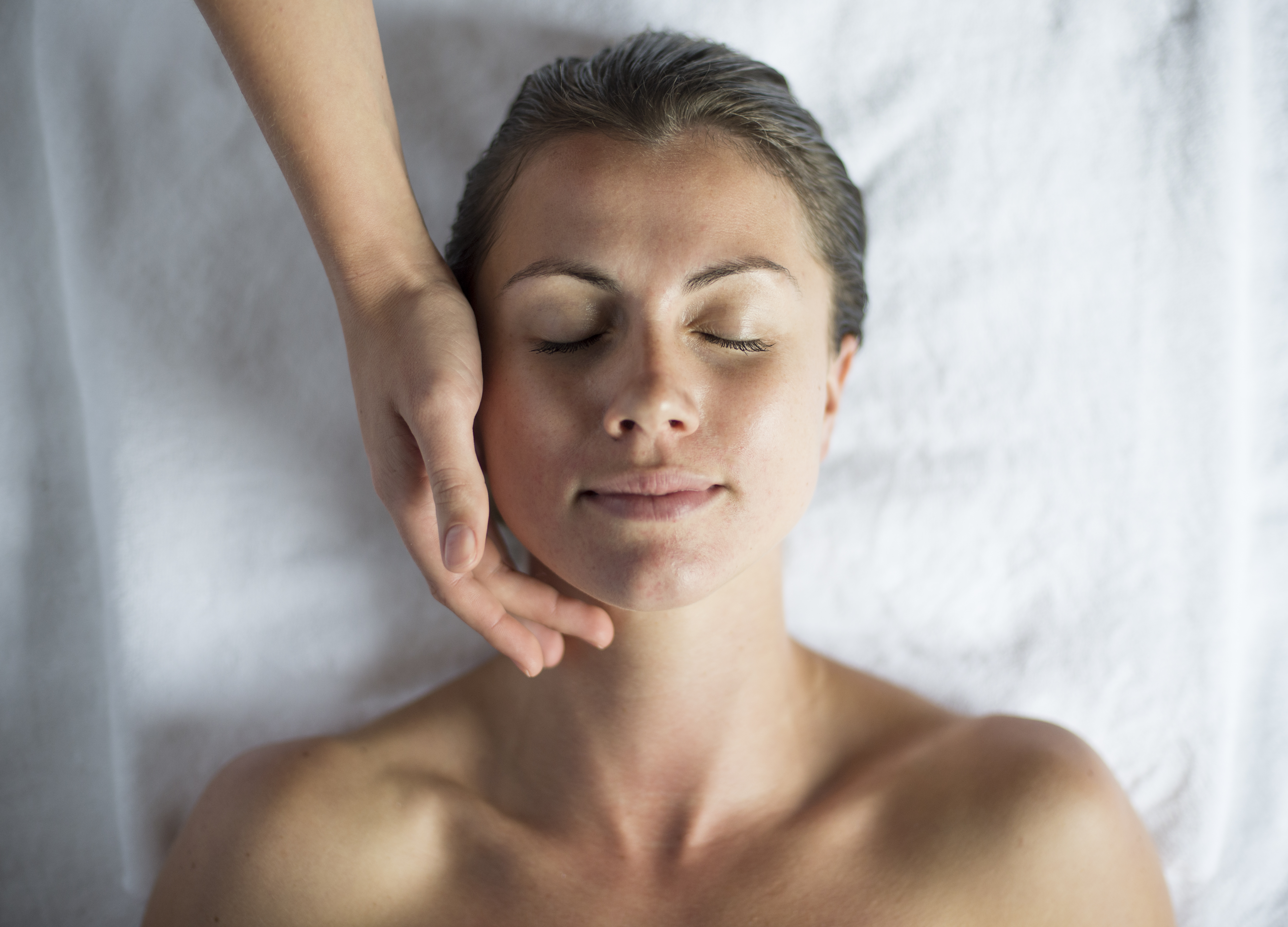 TEMPLESPA | All About The Glow & Radiance Facial | 60 Minutes