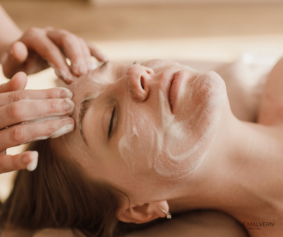 ELEMIS Expert Touch Reveal Facial